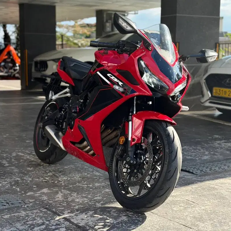 혼다 / cbr650r / 23년 / 2만 / 검빨 / 깔끔한차량