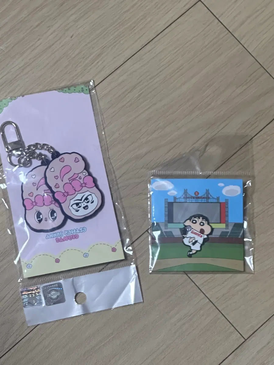 롯데 자이언츠 짱구 뱃지 에스더버니 실리콘 더블 키링