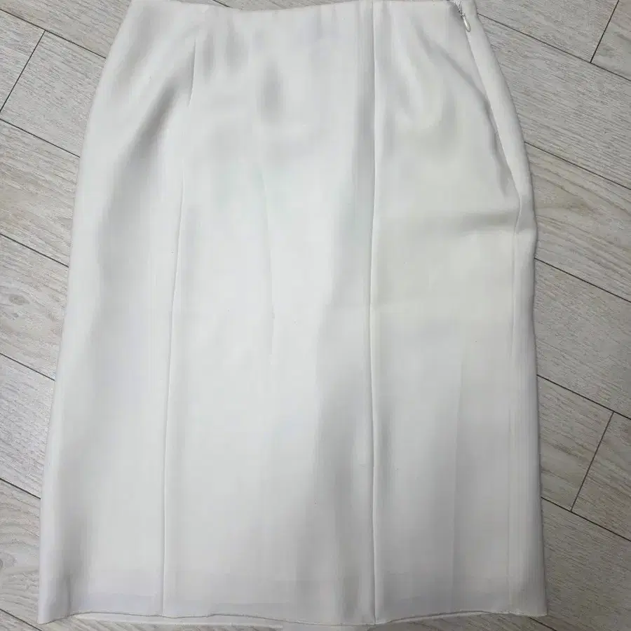 이태리 명품 정품 블루마린 흰색 H라인 스커트