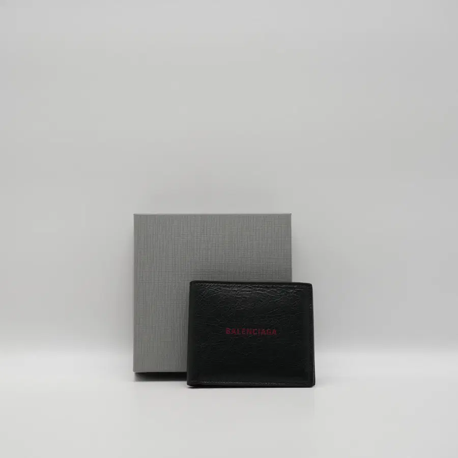 발렌시아가 로고 프린트 스퀘어 폴디드 반지갑594549
