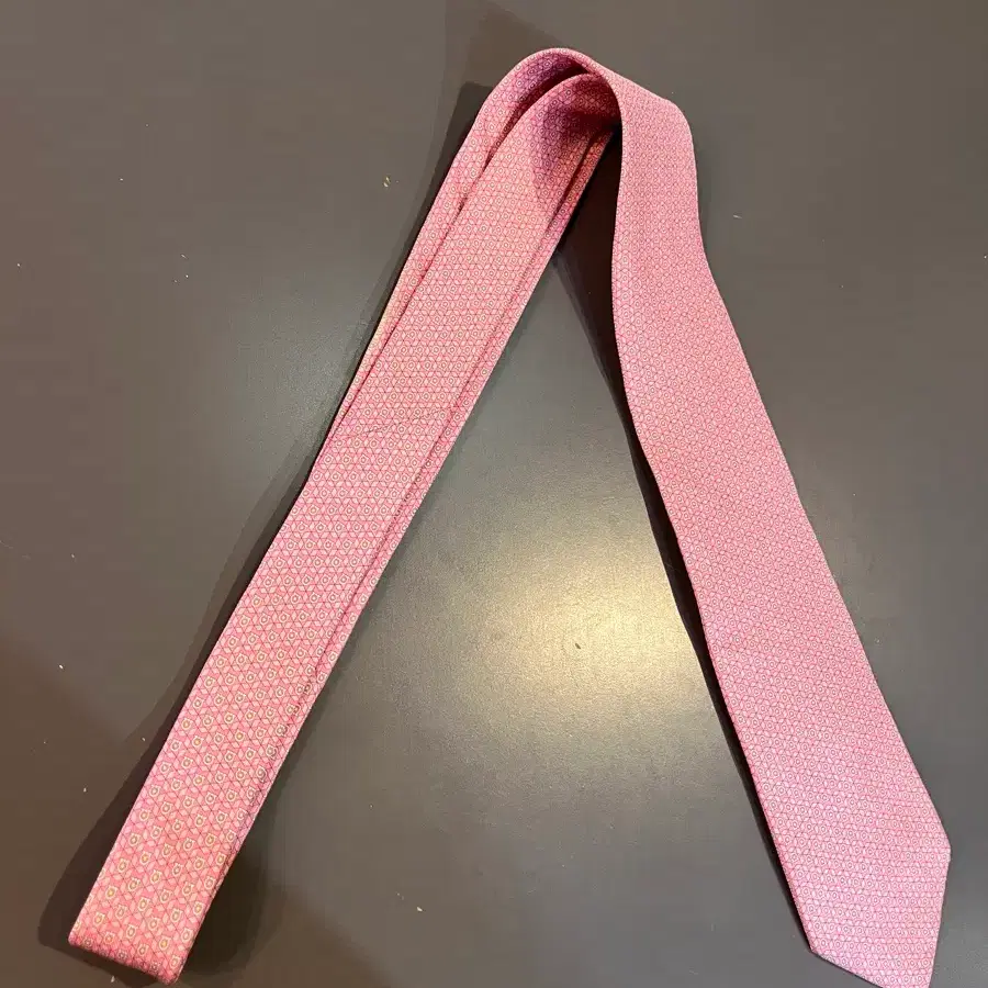 살바토레 페라가모 실크 패턴 넥타이 (이탈리아제)