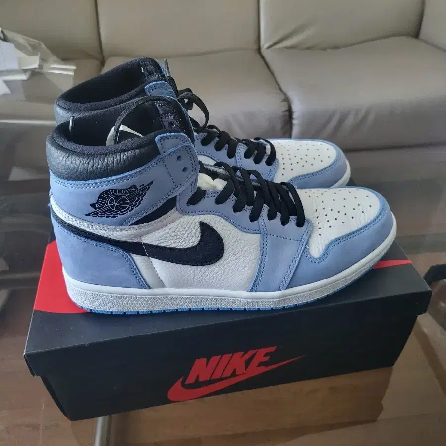 조던 1 Retro High OG University Blue S급