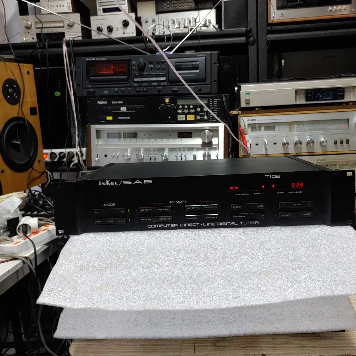 인켈 SAE T102 디지탈 튜너 입니다