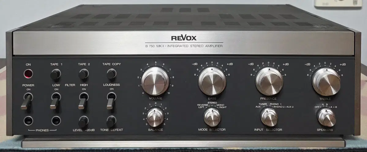 REVOX B750 MK2 인티 엠프 판매합니다
