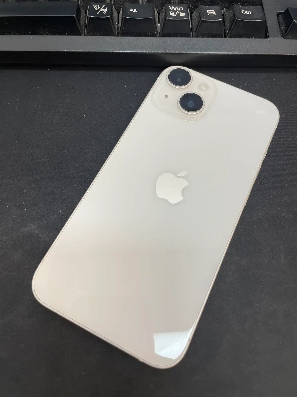 아이폰14 화이트 128GB 상태좋은 중고47만6천팝니다.
