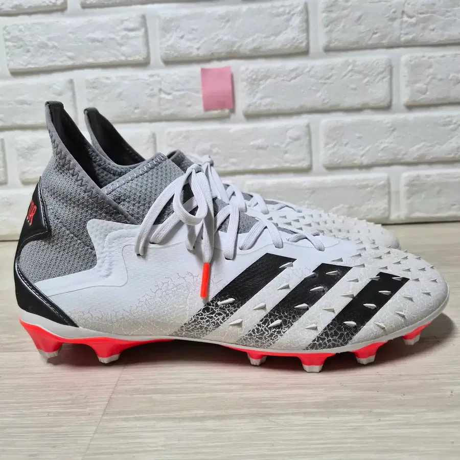 아디다스 프레데터 프릭.2 MG(AG/HG) 축구화 270mm