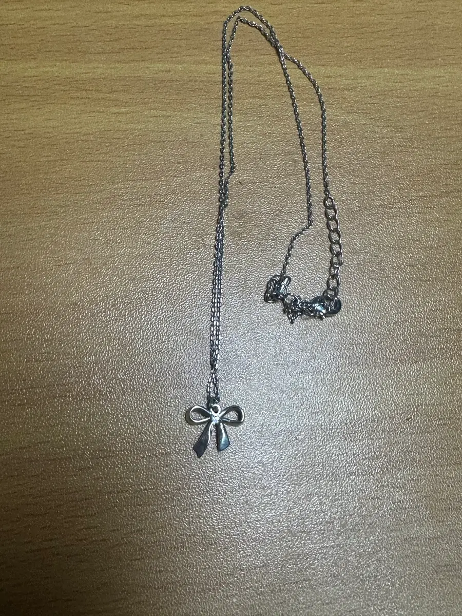 리본 목걸이