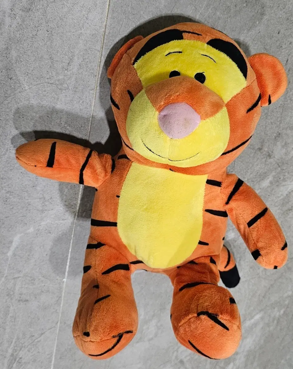 [고전인형-중고] 디즈니 티거 인형 - 중형 사이즈