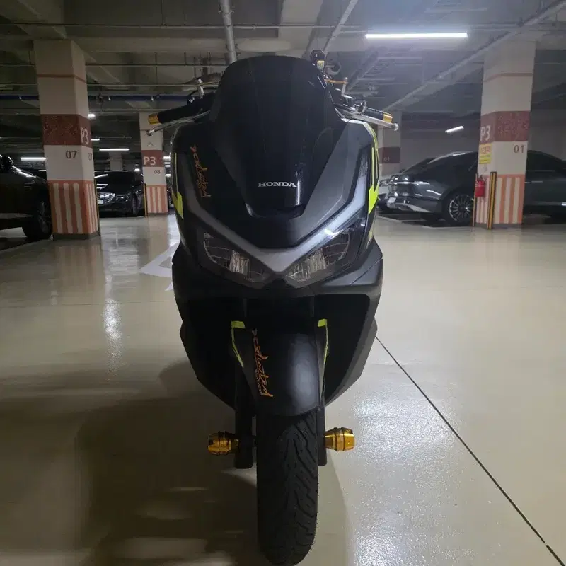 25년식 pcx125 판매합니다