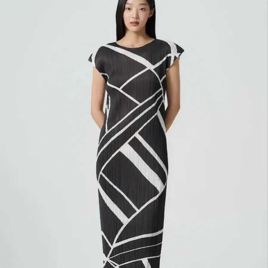 PLEATS PLEASE 이세이미야케 26년 8월 FOLD LINE 폴드 라인 원피스