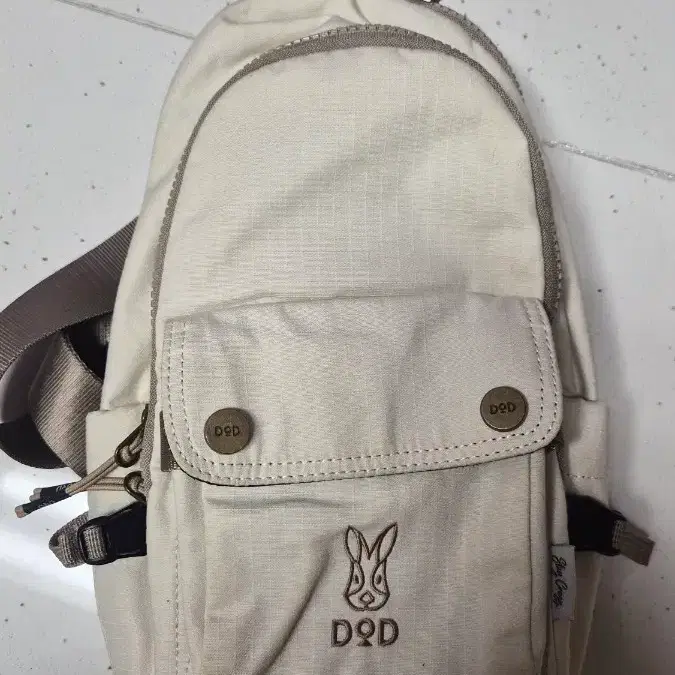 DOD 크로스백 베이지