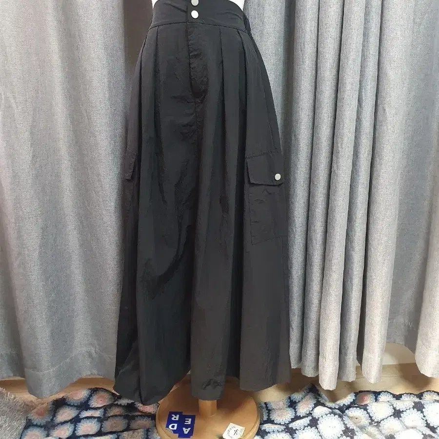 S카고 사각사각 밴딩 롱스커트