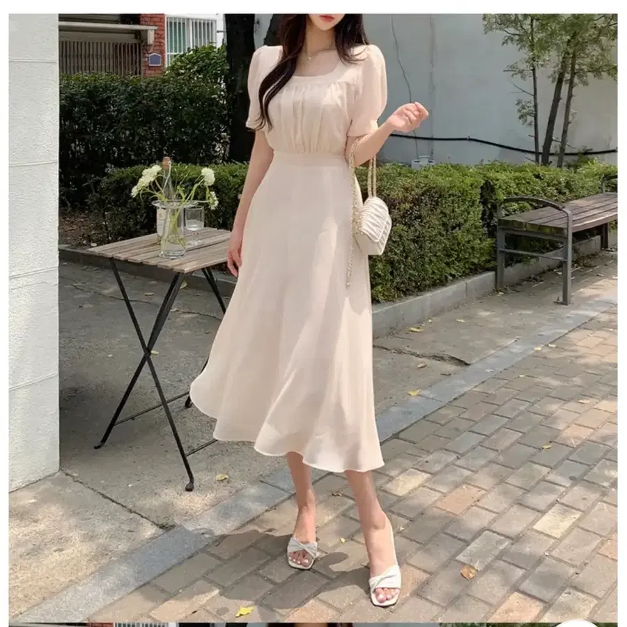 클래식블랑 베이지 원피스