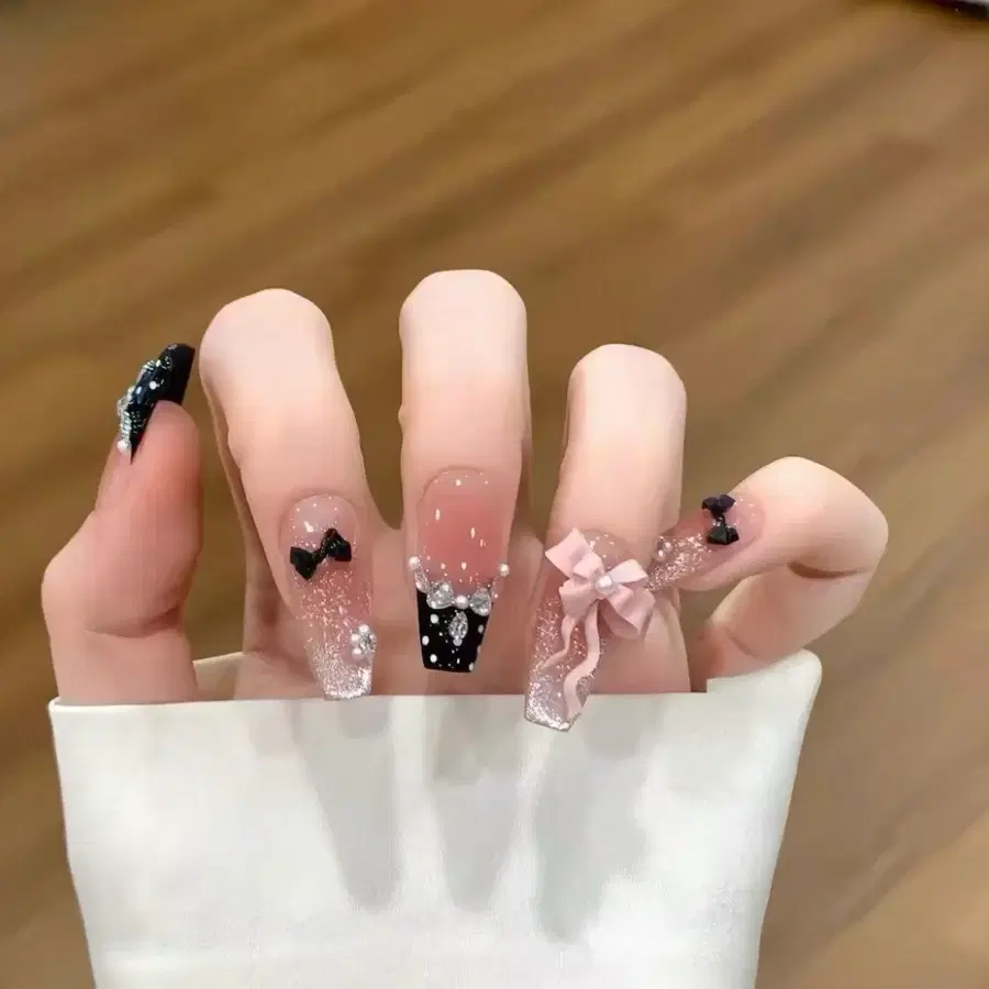 블랙 리본 진주 글리터 네일팁