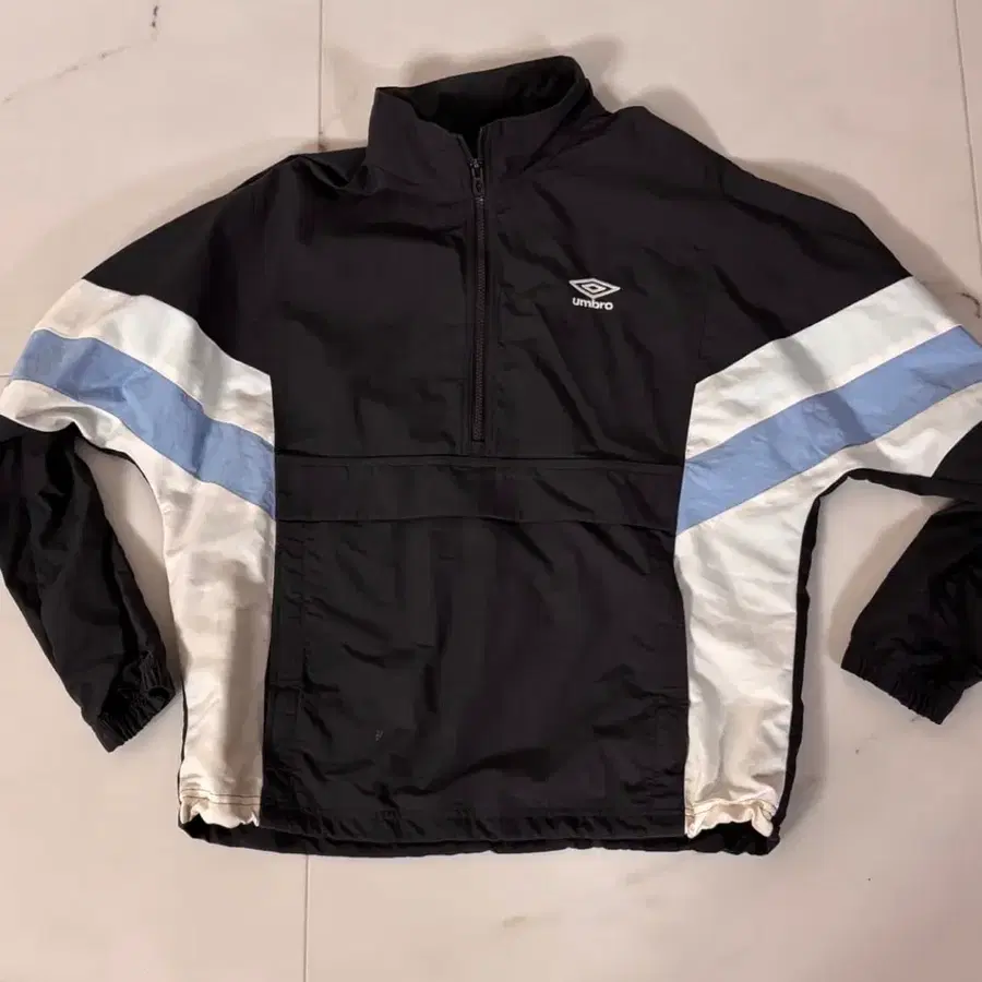umbro 바람막이