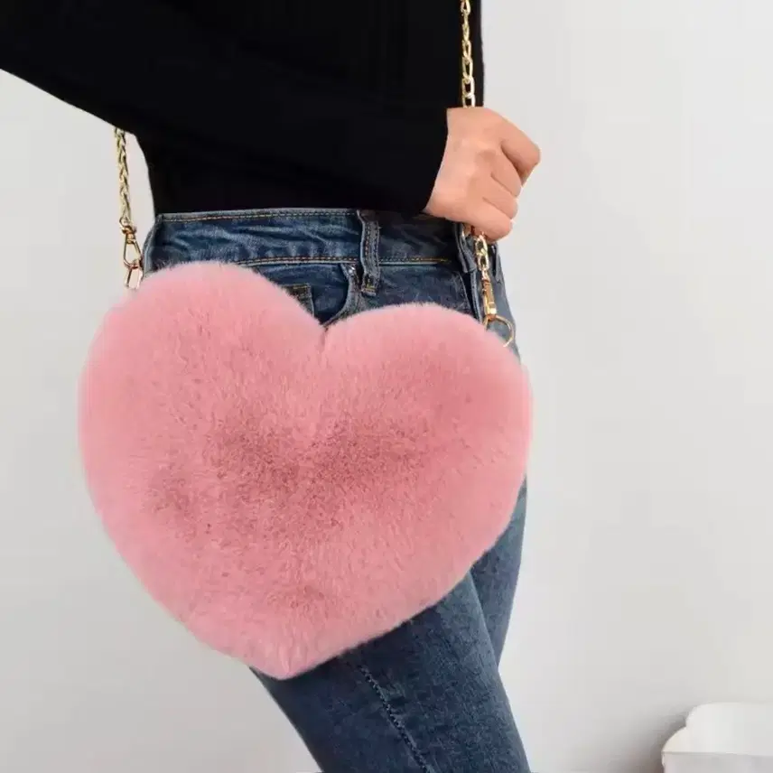 サガー）ピンクファーハートバッグ クロスボディバッグ ハンドバッグ ショルダーバッグ 女性バッグ