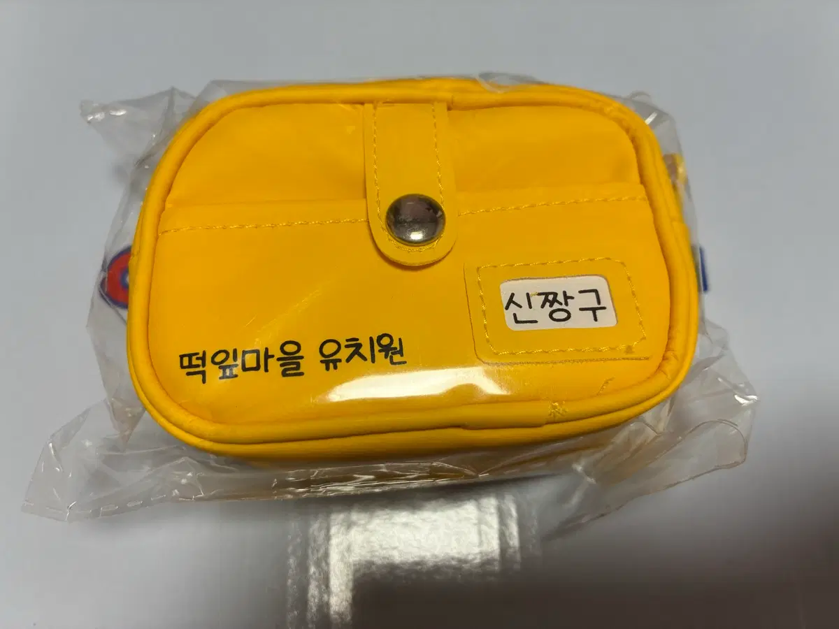 더키월드 짱구 유치원가방 에어팟 케이스 버즈 가방 팝업 피규어 인형 키링 떡잎유치원 정품 크레용신짱 새상품