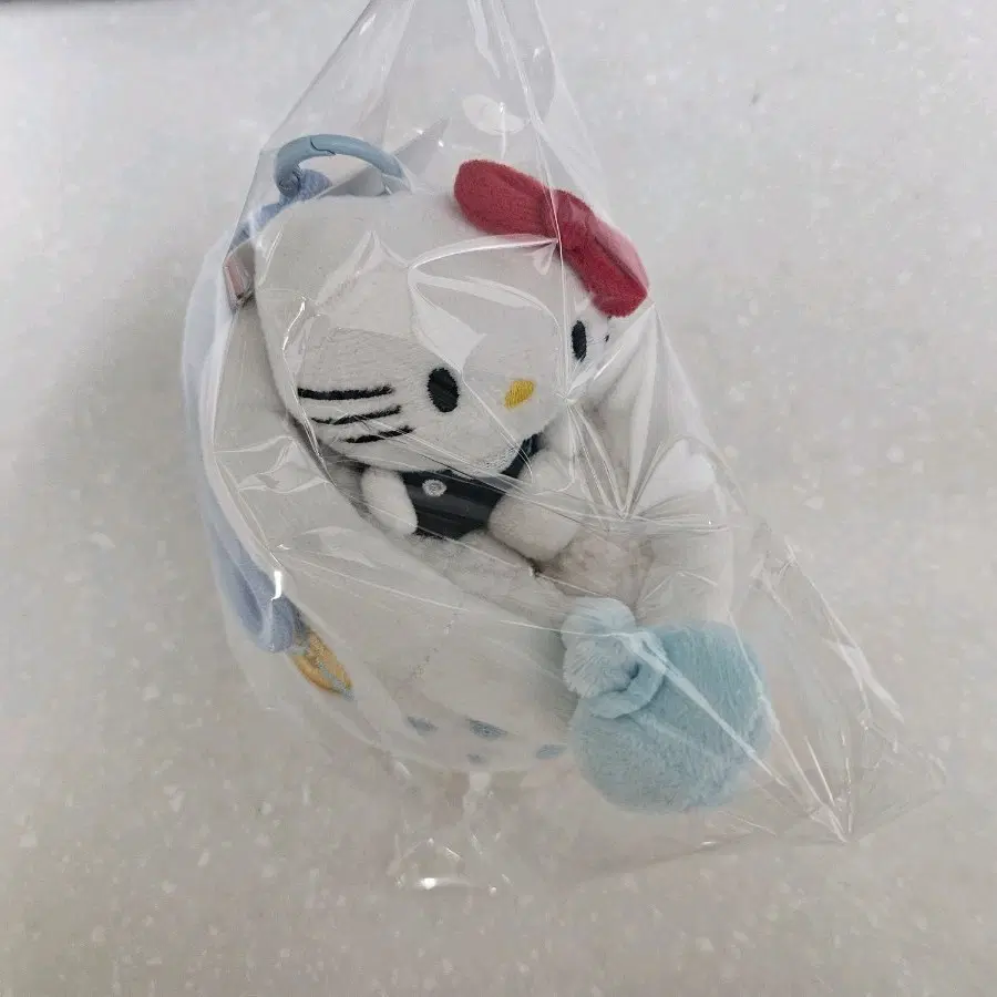 헬로키티 인형 키링 새상품