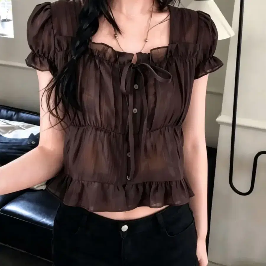 브라운 반팔 블라우스 리본 프릴 퍼프