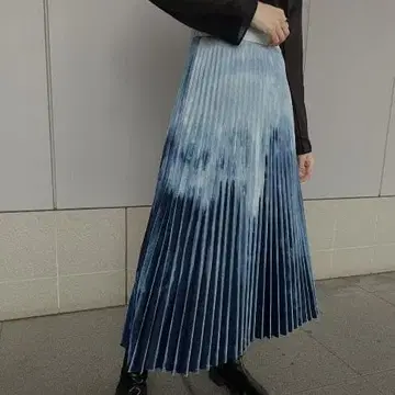 아메리빈티지 UNEVEN DYEING 타이다이 플리츠 스커트