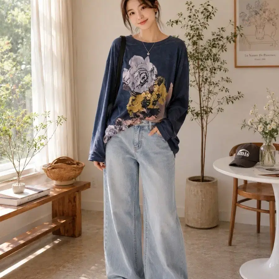 여성 꽃무늬 긴팔 티셔츠 남색