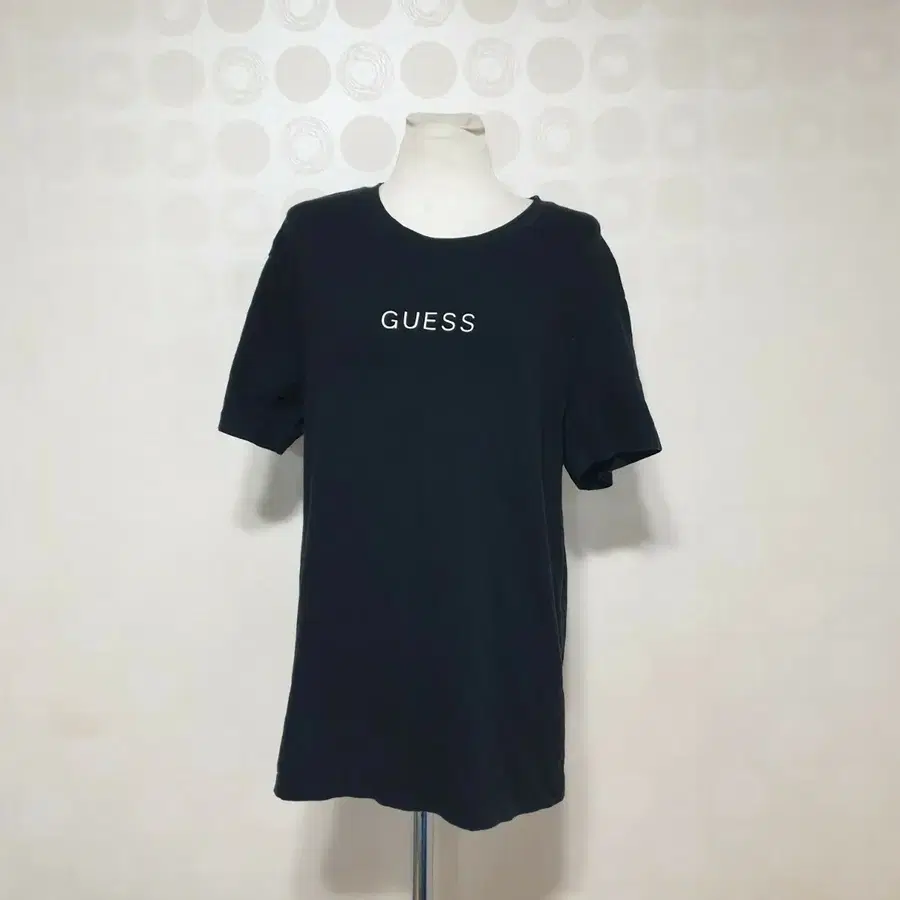 GUESS 반팔티셔츠100 블랙반팔티100 게스반팔티100