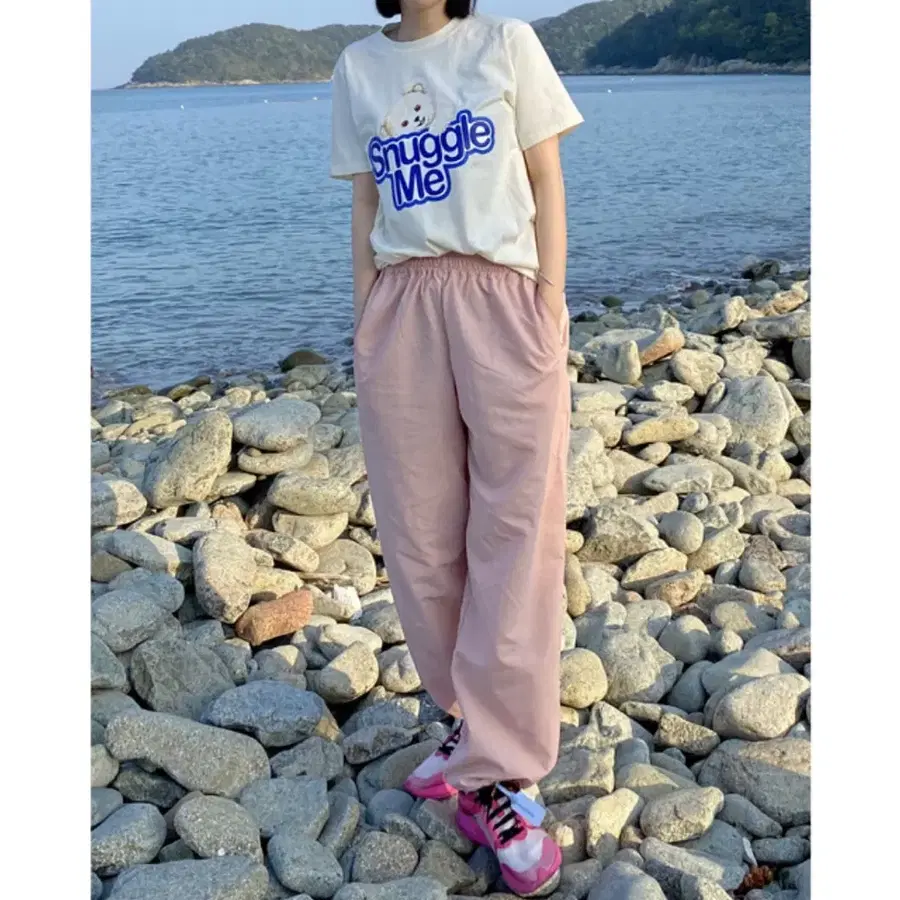 더이모션 바지
