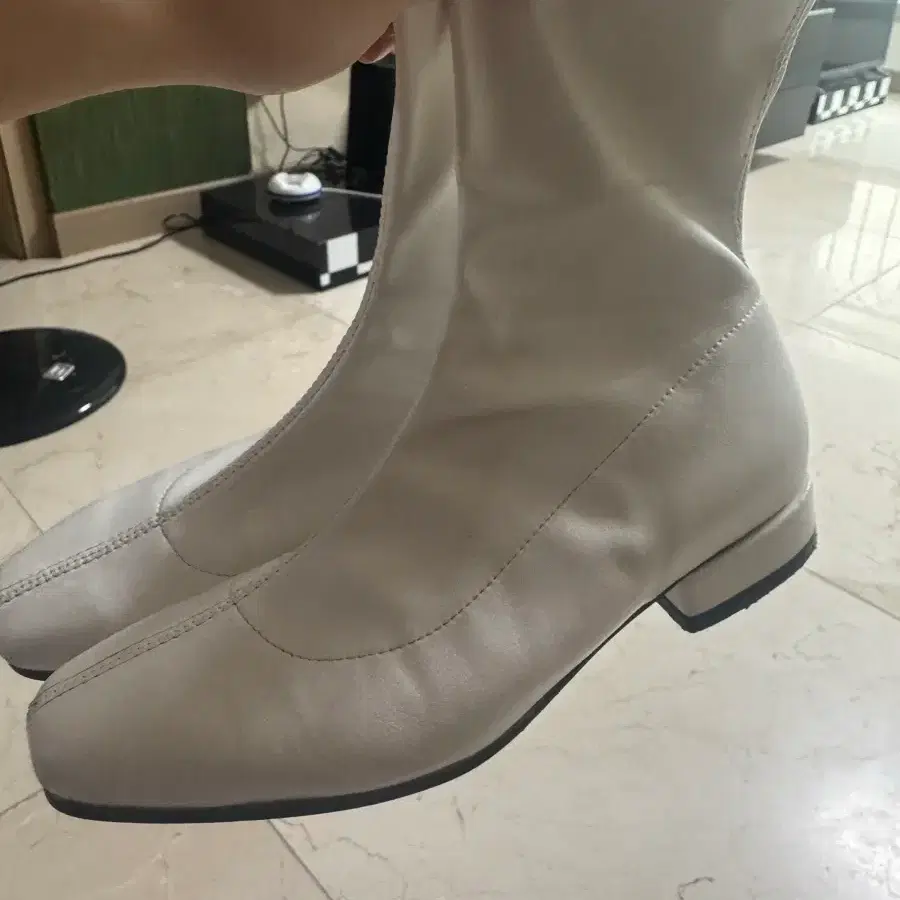 커쥬 에이블리 부츠 2cm 화이트 220