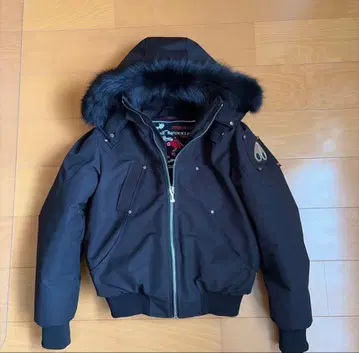 컨디션 최상 MOOSE KNUCKLES 다운 자켓 블랙