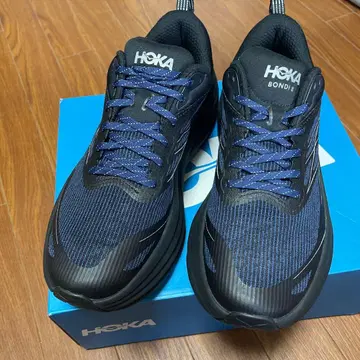 HOKA ONE ONE BONDI 8 블랙 스니커즈