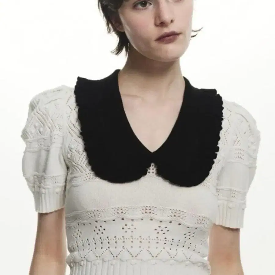 Bibiy EMILIA 칼라 니트 아이보리