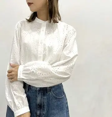 새상품 UNIQLO 코튼 자수 블라우스
