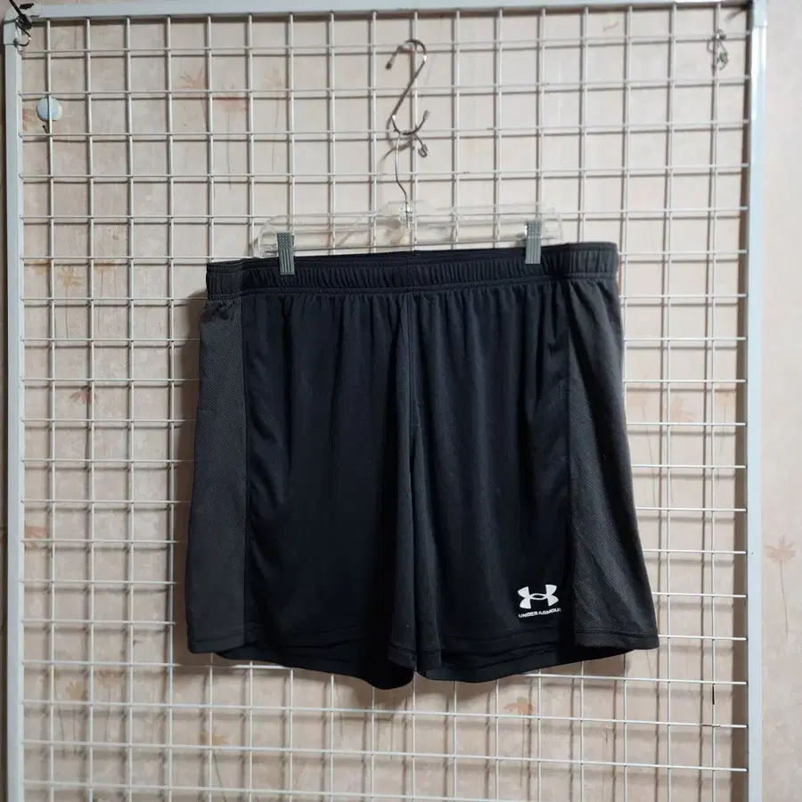언더아머반바지(남40-41)
