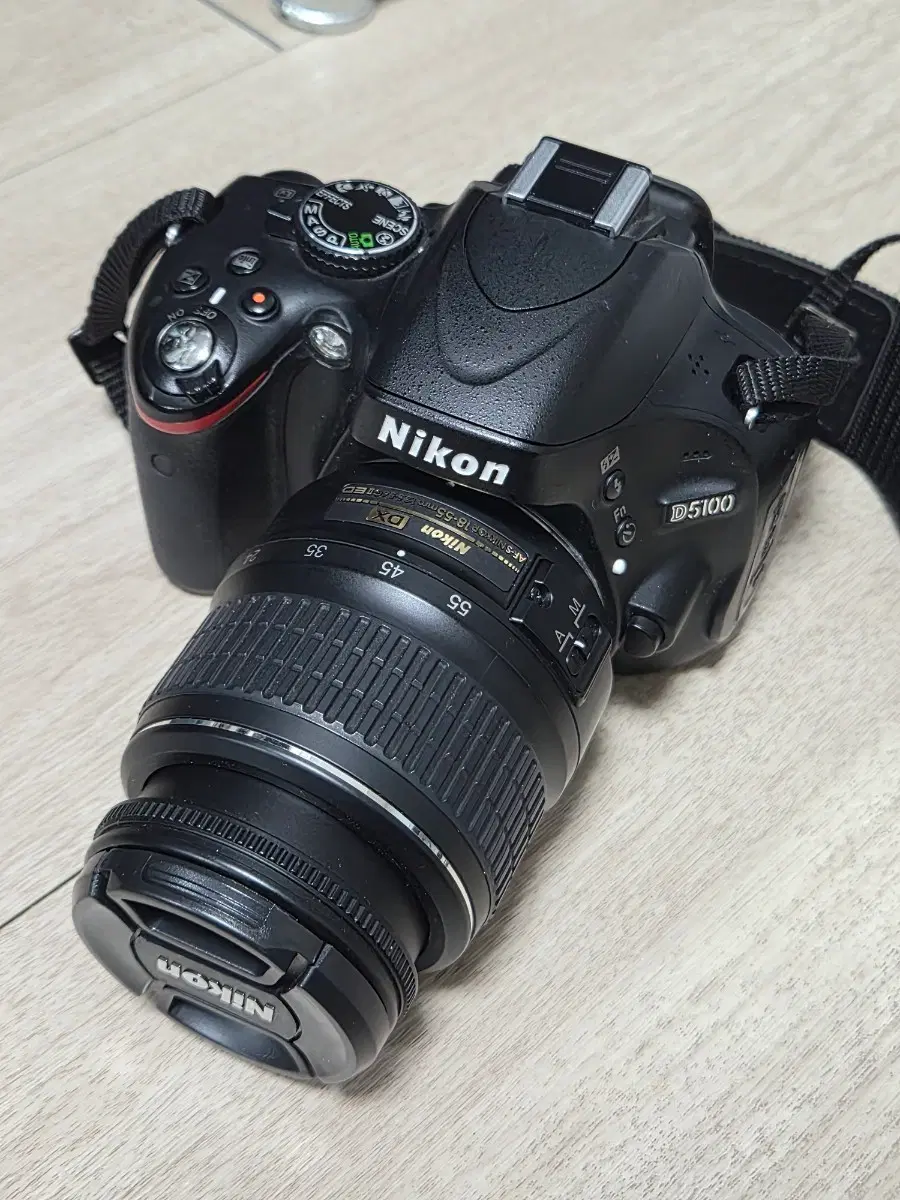 니콘 D5100 DSLR 카메라 18-55mm 렌즈 포함