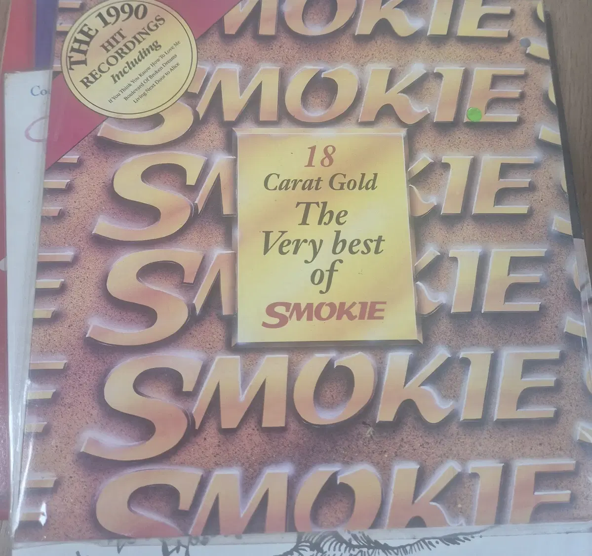 미개봉(비닐 안뜯음) Smokie의<18 Carat gold The Very Best Of Smokie> LP 판매합니다.