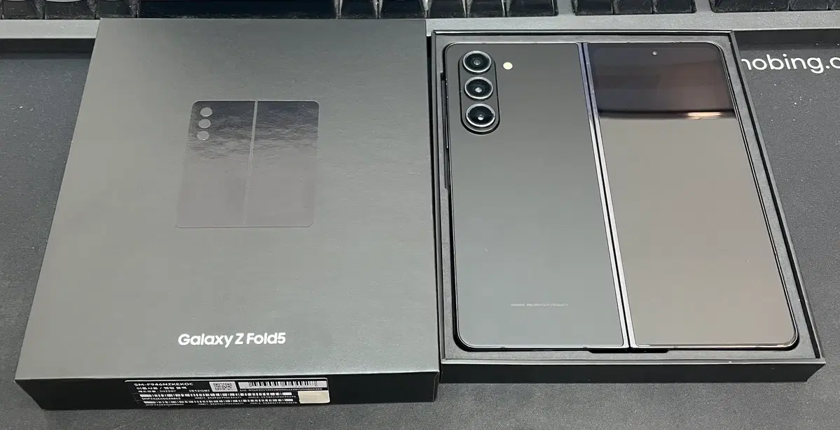 갤럭시Z폴드5 블랙 512GB 무잔상 상태좋은 중고61만5천팝니다