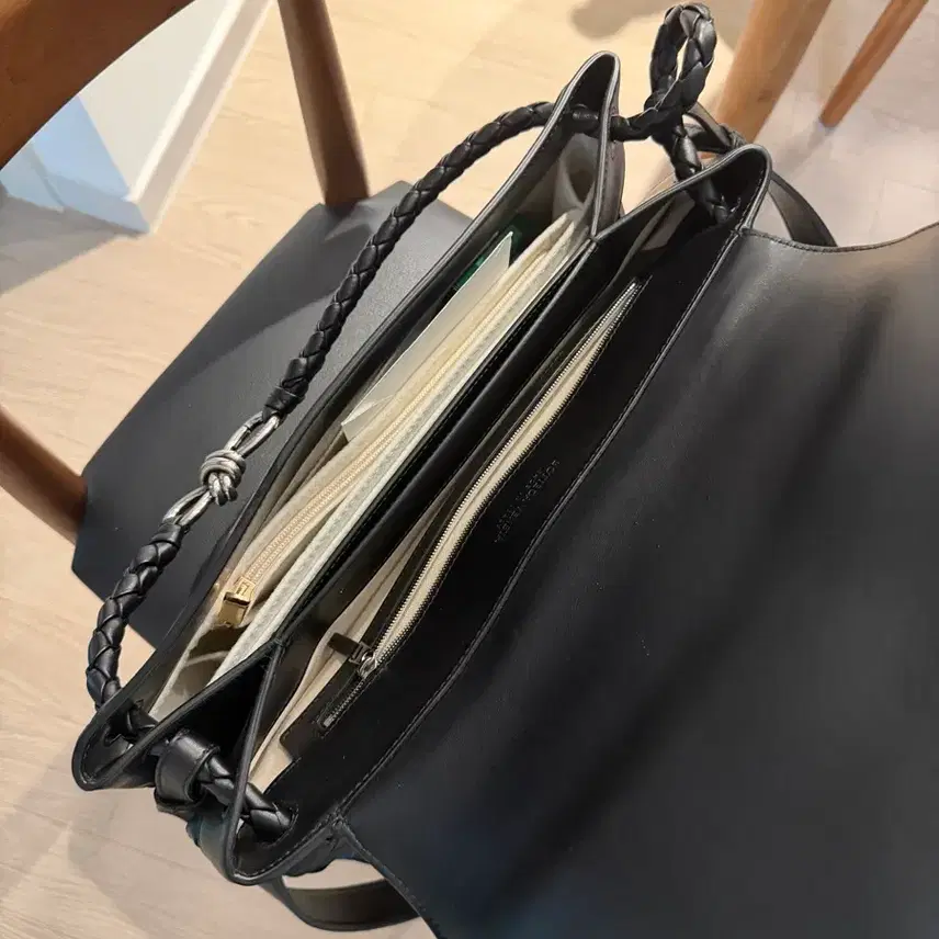 보테가베네타 안디아모 메신저백 블랙 M 사진 7