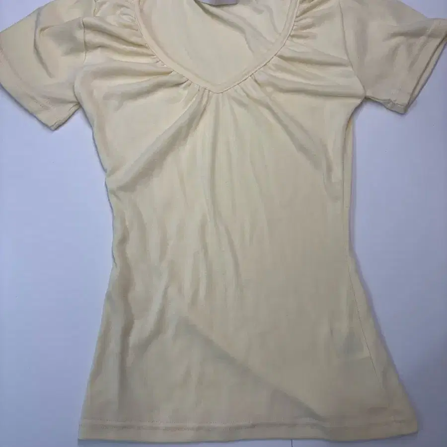 유랜 젠느 셔링 브이넥 슬림 반팔