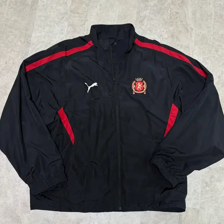 25윈터 발렌시아가 퓨마 콜라보 트랙 자켓 M사이즈
