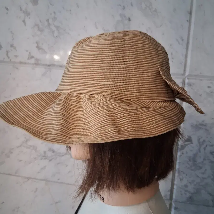 새상품 스트라이프 리본 버킷햇 베이지