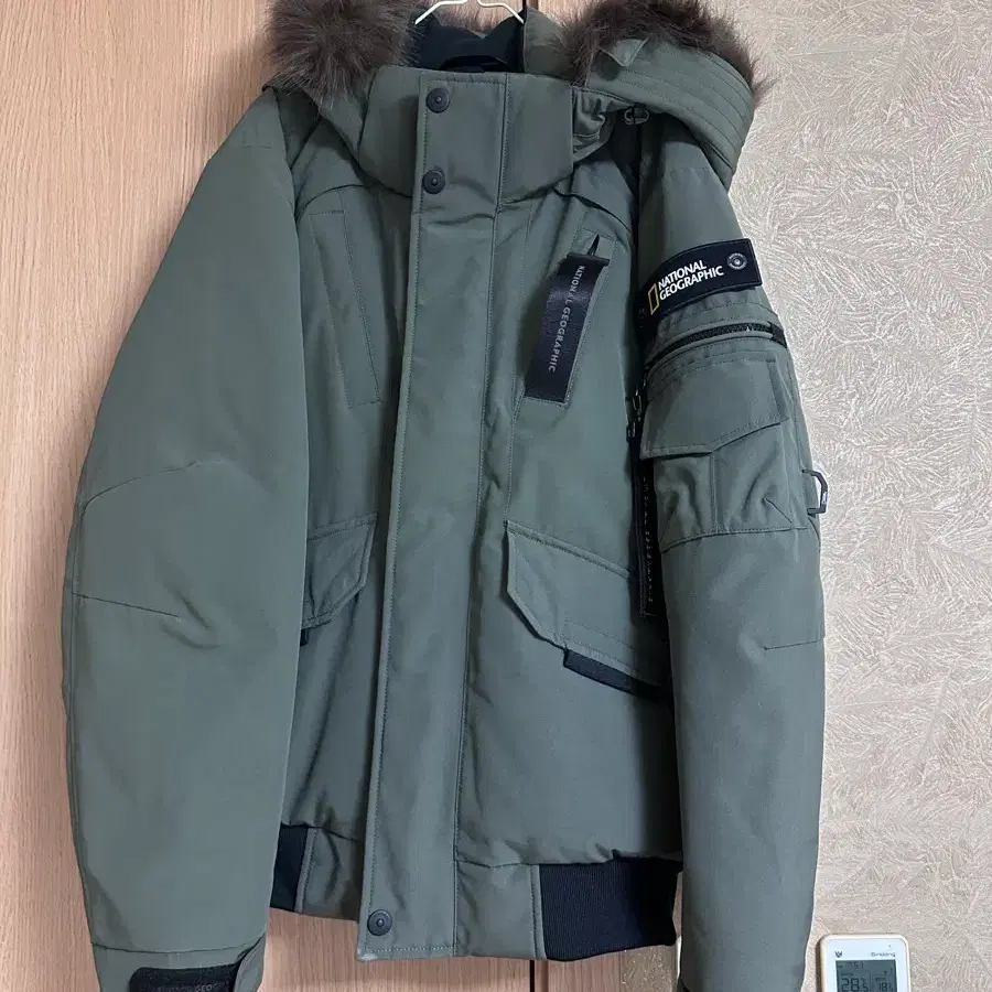 내셔널 지오그래픽 패딩 M 팔아요