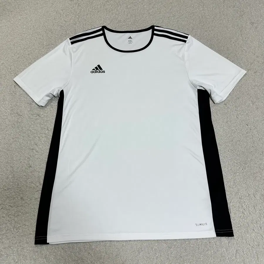 아디다스 반팔 티셔츠 기능성 4xl