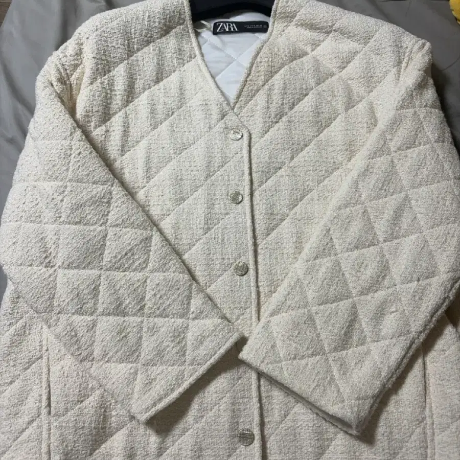 ZARA 퀼팅 자켓 아이보리