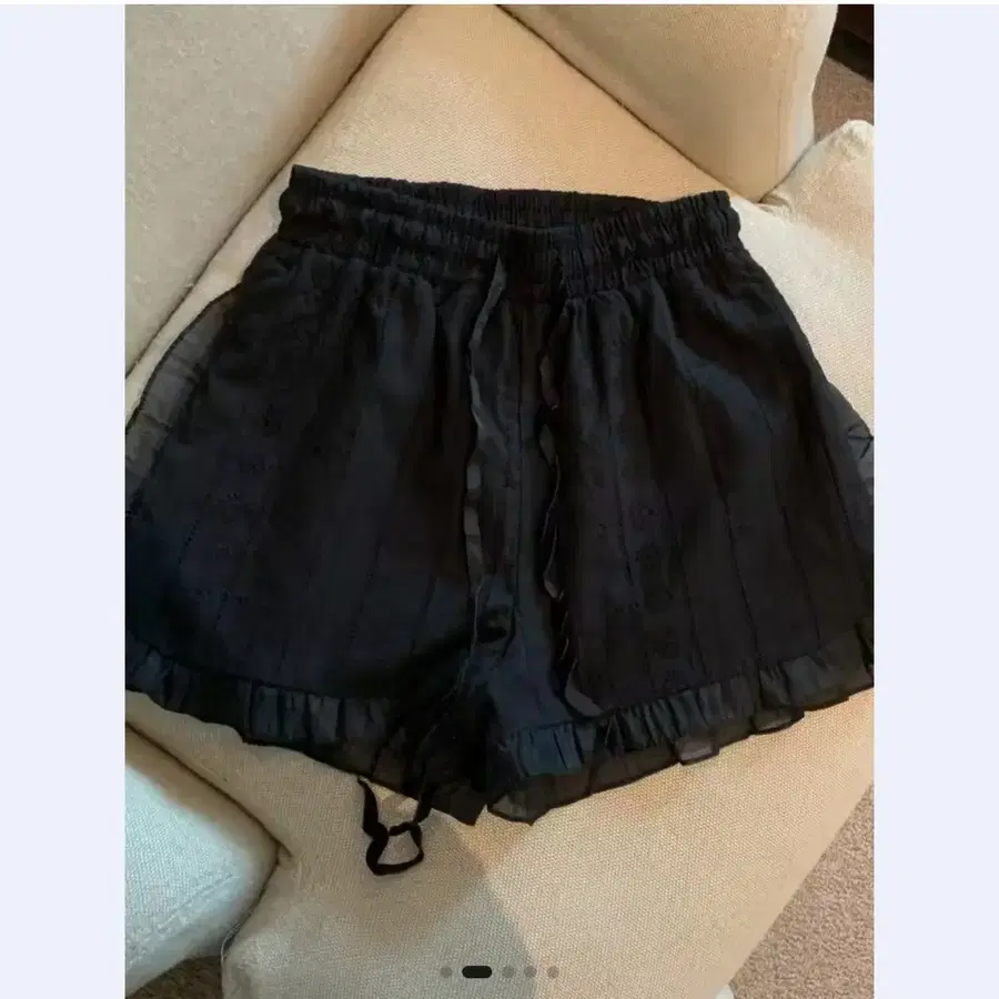 검정프릴레이스허리밴딩숏팬츠반바지