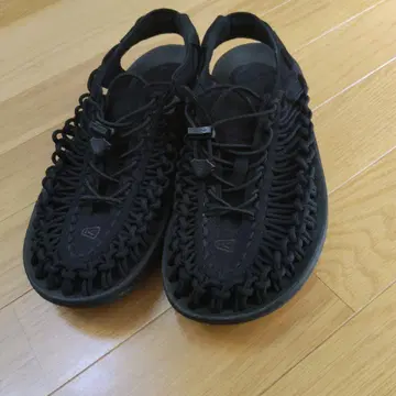 KEEN UNEEK 샌들 블랙