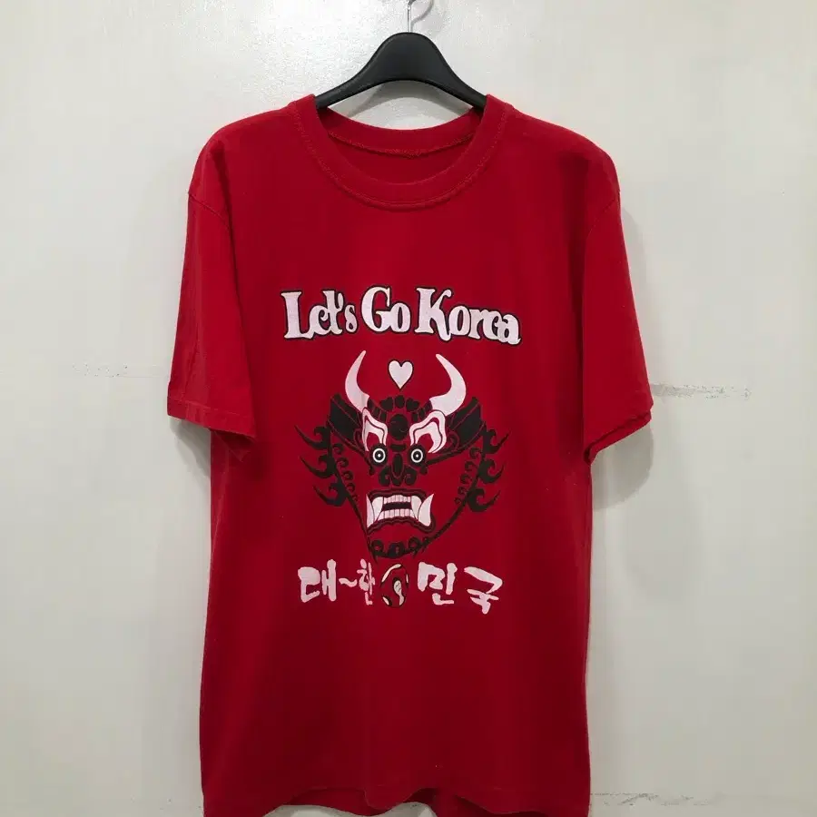 'Let's Go Korea' 레드 티셔츠