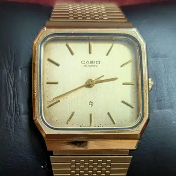 Vintage CASIO 골드 컬러 가동품 MQ-305G