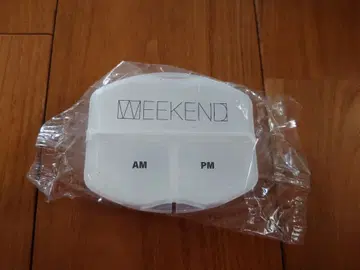 WEEKEND sequel pill case WHITE