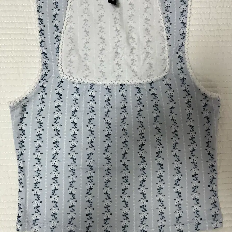 H&M 하늘색 플라워 나시 xs(44/55)