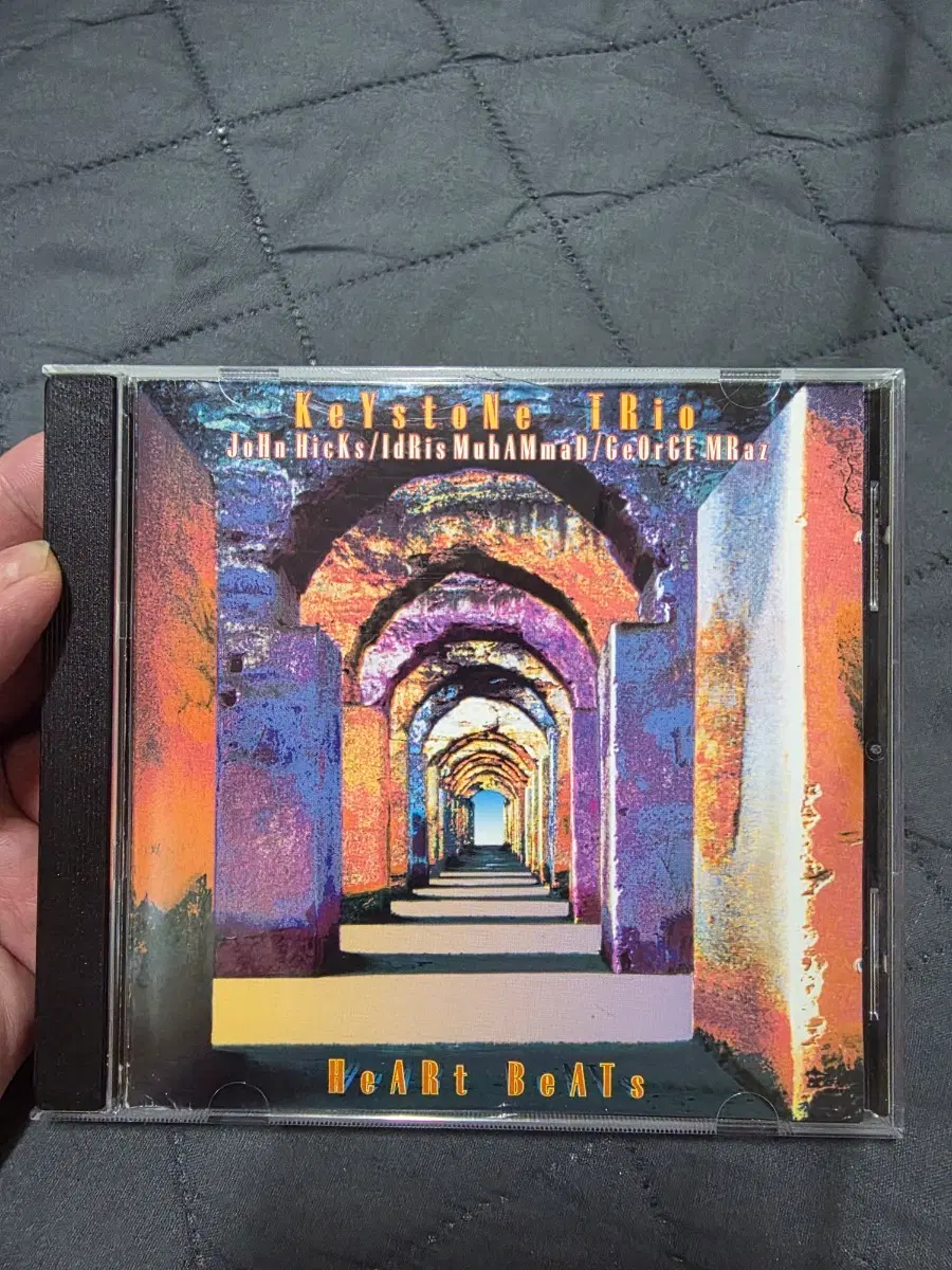 키스톤 트리오(Keystone Trio)의 1996년작 앨범Heart Beats
